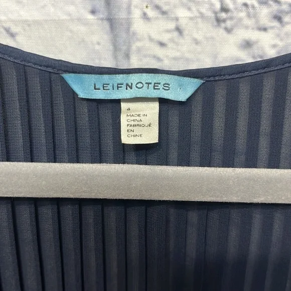 Anthropology Lief Notes Navy Chiffon Pleated Sleeveless Top - Picture 7 of 10